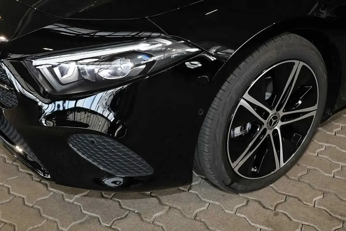 Gebraucht Mercedes A200 Progressive 163 PS (119 kW) 2026 Unilack nachtschwarz Limousine