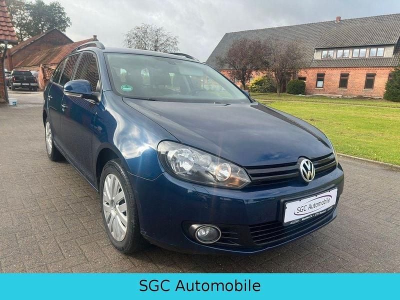 Blau Gebraucht 2011 VW Golf VI Trendline Kleinwagen | 4.590 € (Fairer Preis) - Bild 1/4