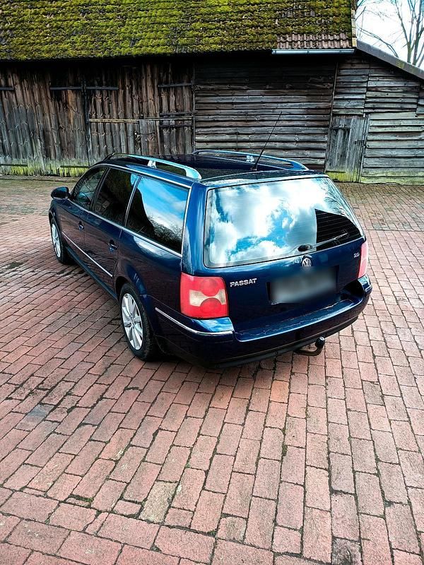 Second-hand VW Passat 131 CP (96 kW) 2004 Albastru Break