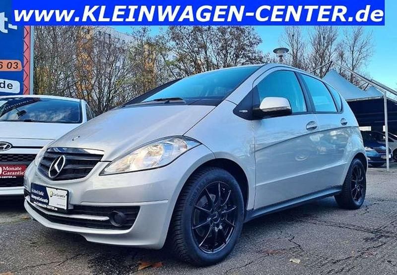 Silber Gebraucht 2011 Mercedes A180 Van / Kleinbus | 8.985 € (Teuer) - Bild 1/4