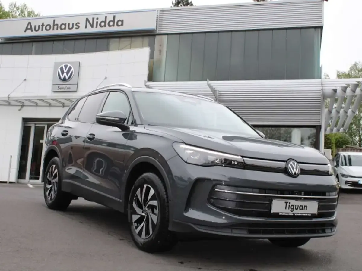 Gebraucht VW Tiguan 150 PS (110 kW) 2026 Delfingrau metallic SUV