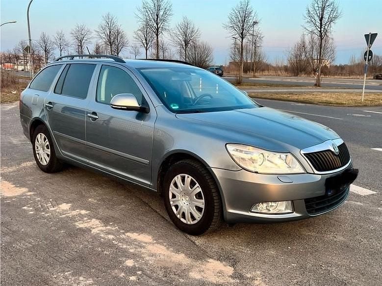 Gebraucht Skoda Octavia 105 PS (77 kW) 2013 Grau Kombi