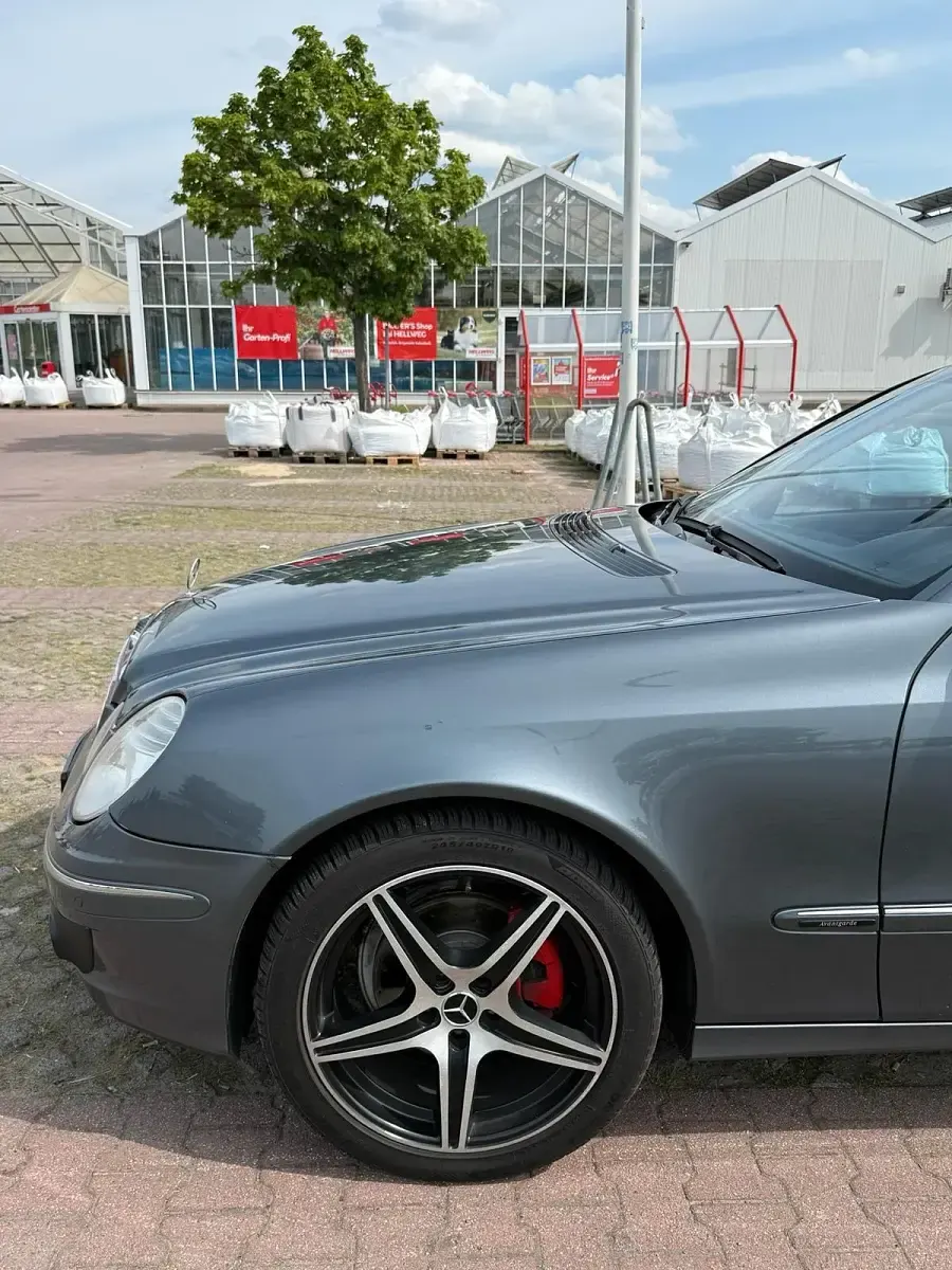 Gebraucht Mercedes E280 190 PS (139 kW) 2006 Grau Limousine