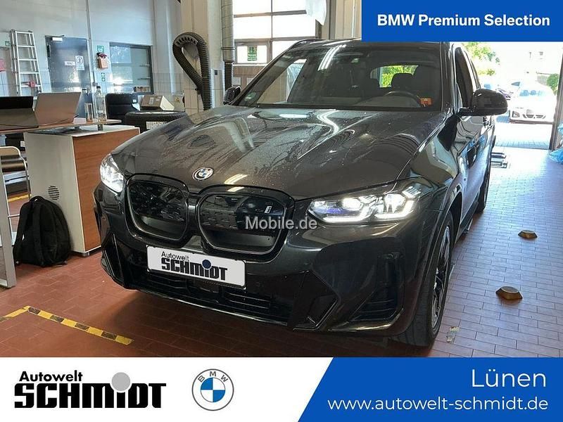 Grau Gebraucht 2022 BMW iX3 Sport Line SUV | 47.770 € (Teuer) - Bild 1/3