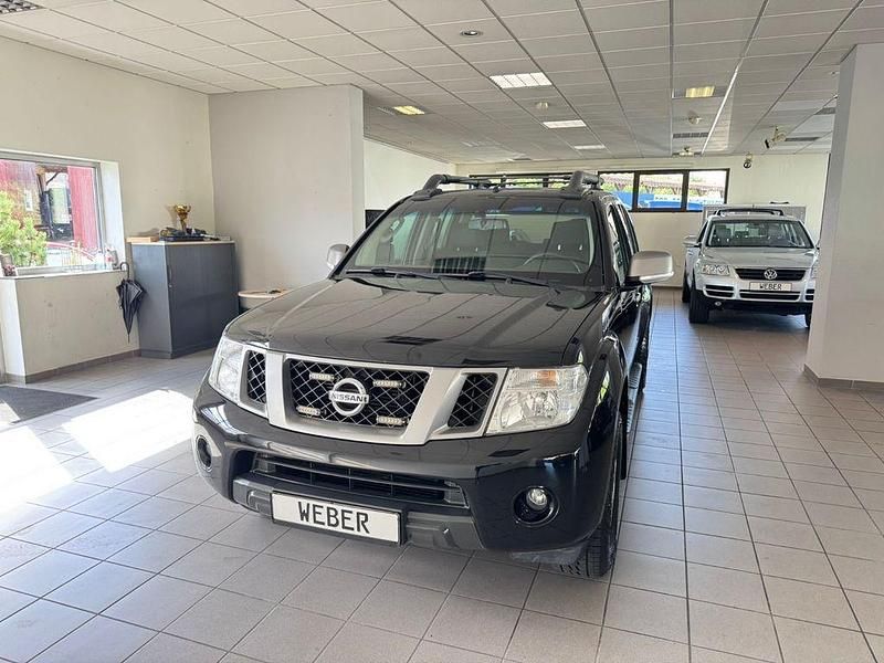 Schwarz Gebraucht 2014 Nissan Navara Platinum Abholung | 14.999 € (Fairer Preis) - Bild 1/4