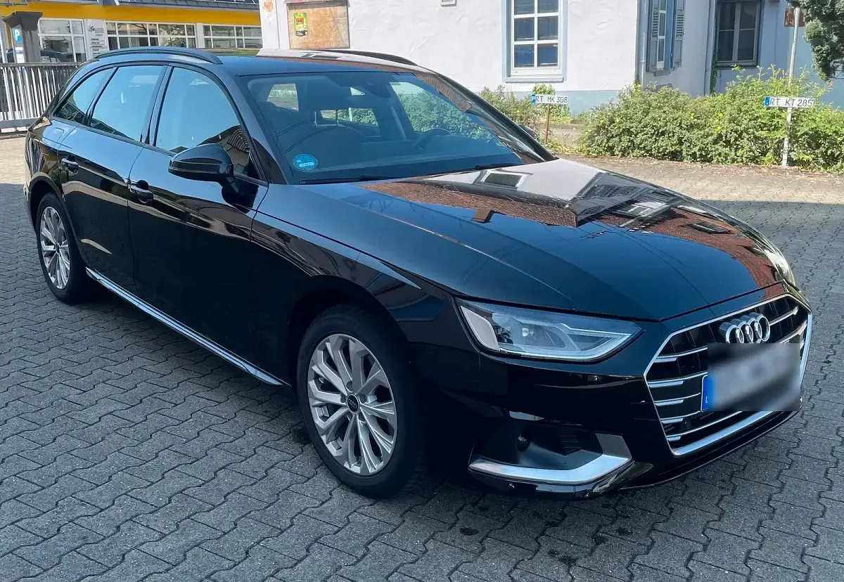 Gebraucht Audi A4 Advanced Plus 150 PS (110 kW) 2023 Schwarz Kombi