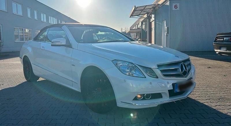 Second-hand Mercedes E200 184 CP (135 kW) 2011 Alb Cabrio