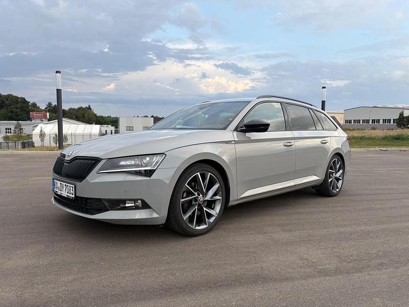Grau Gebraucht 2019 Skoda Superb SportLine Kombi | 21.500 € (Guter Preis) - Bild 1/4