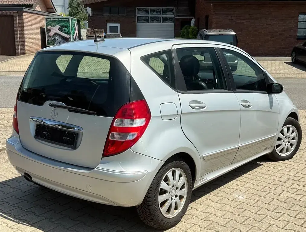 Gebraucht Mercedes A150 95 PS (69 kW) 2005 Silber Limousine