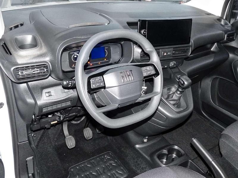 Neu Fiat Doblò 102 PS (75 kW) 2025 Weiss Van / Kleinbus