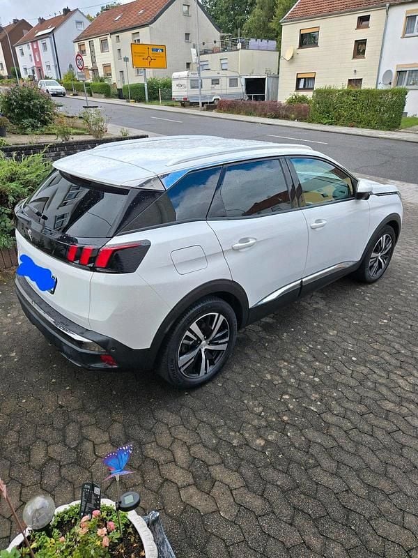 Weiß Gebraucht 2019 Peugeot 3008 Allure Kleinwagen | 14.300 € (Superpreis) - Bild 1/3