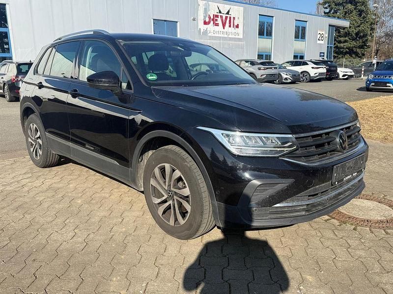Gebraucht VW Tiguan Active 150 PS (110 kW) 2022 Schwarz SUV