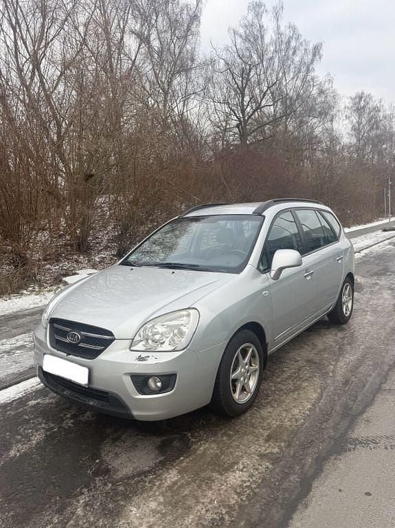 Silber Gebraucht 2009 Kia Carens EX Van / Kleinbus | 2.799 € (Guter Preis) - Bild 1/4