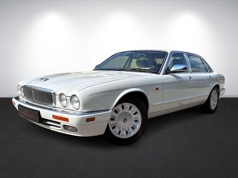 Weiß Gebraucht 1994 Jaguar X300 Limousine | 15.990 € - Bild 1/4