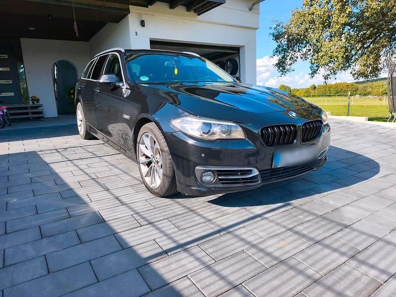 Schwarz Gebraucht 2013 BMW 520 Kombi | 9.500 € (Guter Preis) - Bild 1/4