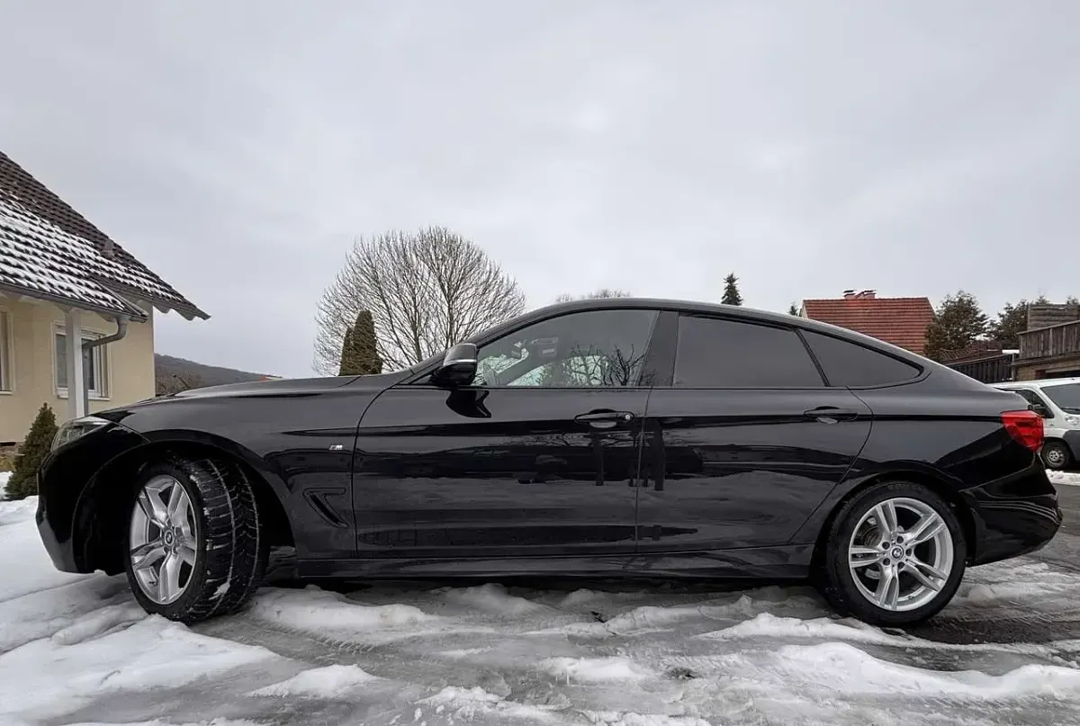 Gebraucht BMW 318 Sport Line 143 PS (105 kW) 2015 Schwarz Limousine