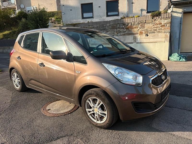 Braun Gebraucht 2012 Kia Venga Kleinwagen | 4.400 € (Fairer Preis) - Bild 1/4