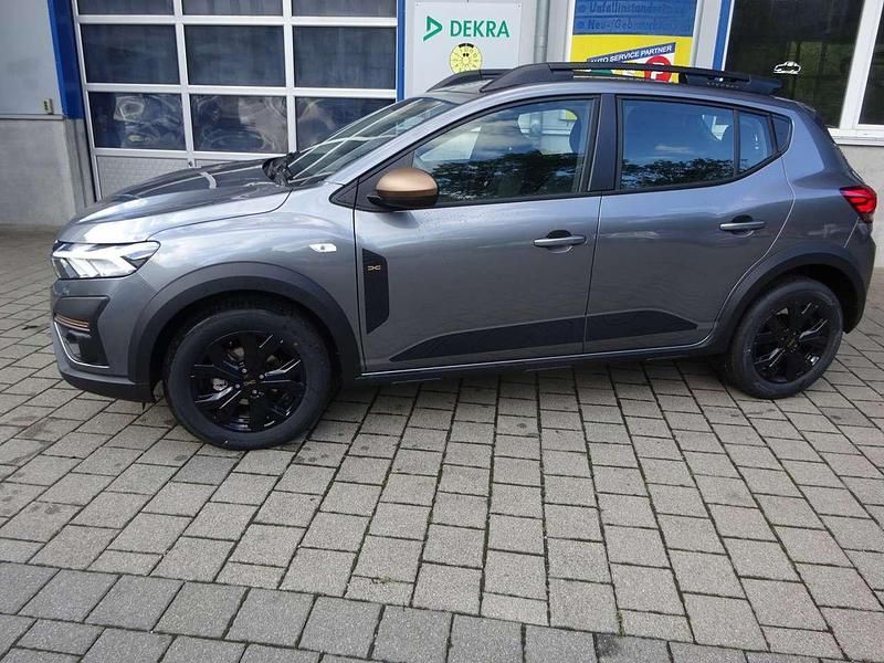 Neu Dacia Sandero Extreme 91 PS (66 kW) 2025 Dolomit grau Kleinwagen