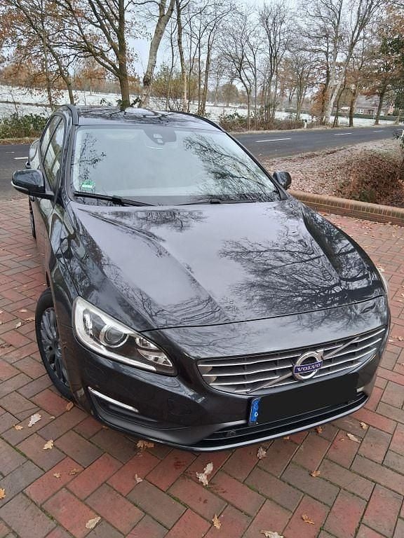 Schwarz Gebraucht 2015 Volvo V60 Business Edition Kombi | 9.850 € (Guter Preis) - Bild 1/4