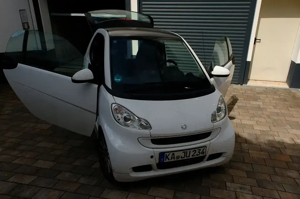 Gebraucht Smart ForTwo Coupé 71 PS (52 kW) 2011 Weiß Coupé