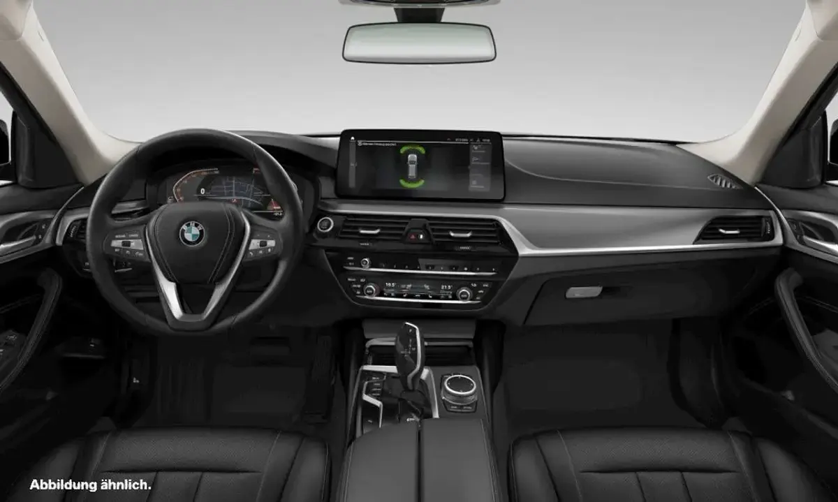 Gebraucht BMW 530 Sport Line 245 PS (180 kW) 2023 Schwarz uni Kombi