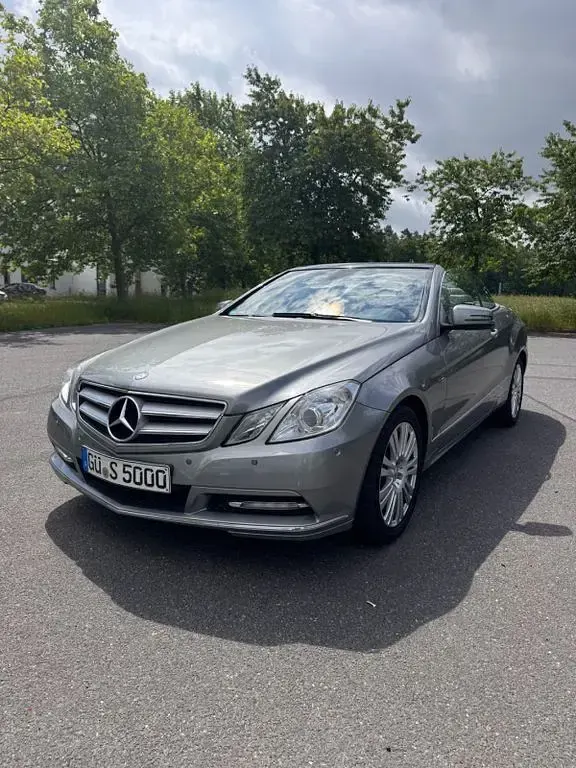 Gebraucht Mercedes E200 Avantgarde 184 PS (135 kW) 2012 Grau Cabrio