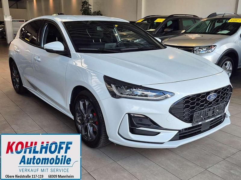 Gebraucht Ford Focus ST-Line 125 PS (91 kW) 2023 Frostweiß Kleinwagen