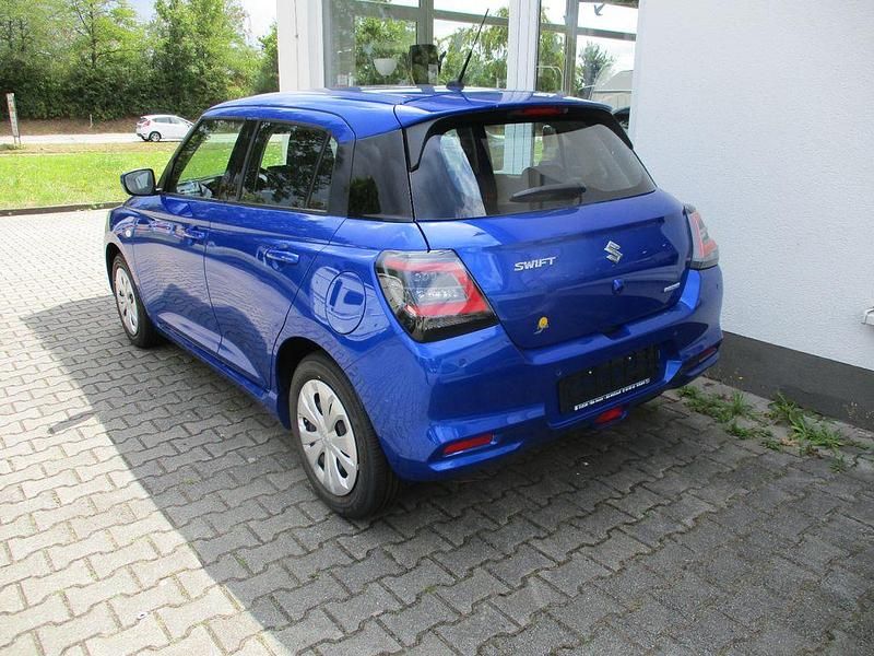 Neu Suzuki Swift Club 83 PS (61 kW) 2025 Blau Kleinwagen