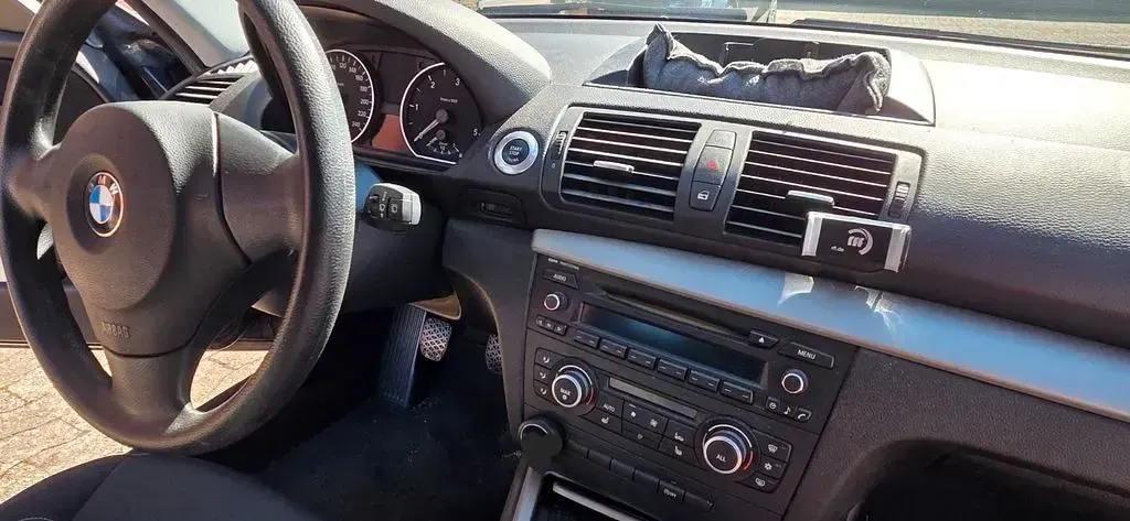Gebraucht BMW 118 143 PS (105 kW) 2010 Schwarz Kleinwagen