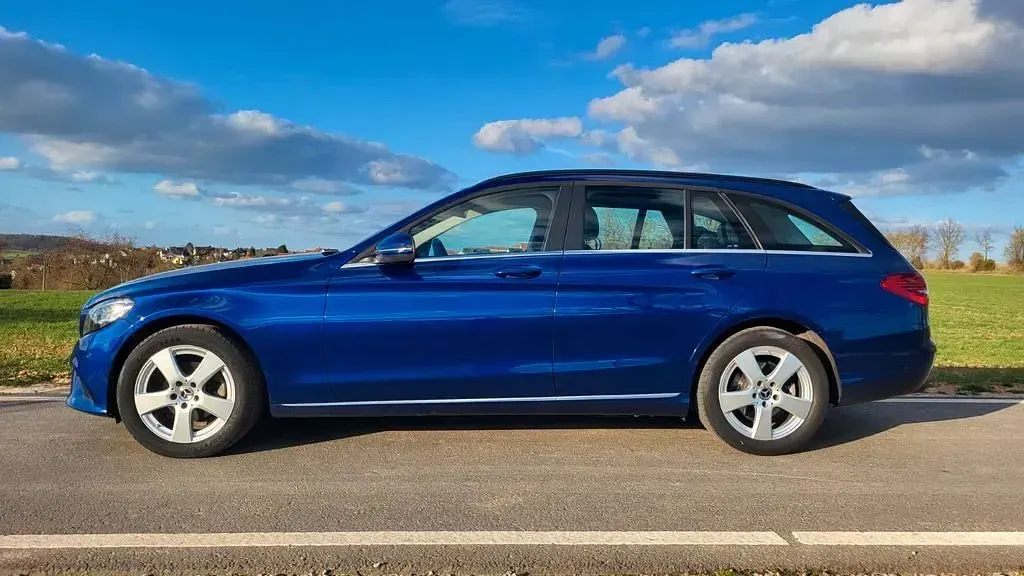 Second-hand Mercedes C200 160 CP (117 kW) 2019 Albastru Berlinǎ
