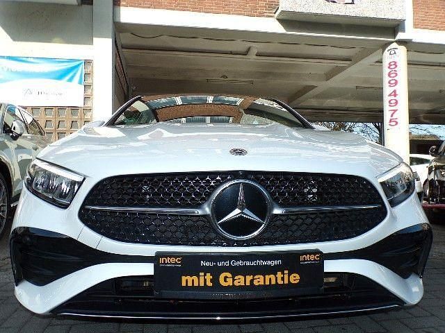 Gebraucht Mercedes A180 AMG 116 PS (85 kW) 2023 Weiß Limousine
