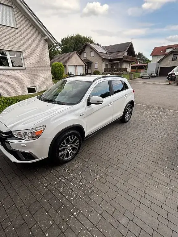 Gebraucht Mitsubishi ASX Edition 150 PS (110 kW) 2019 Weiß SUV