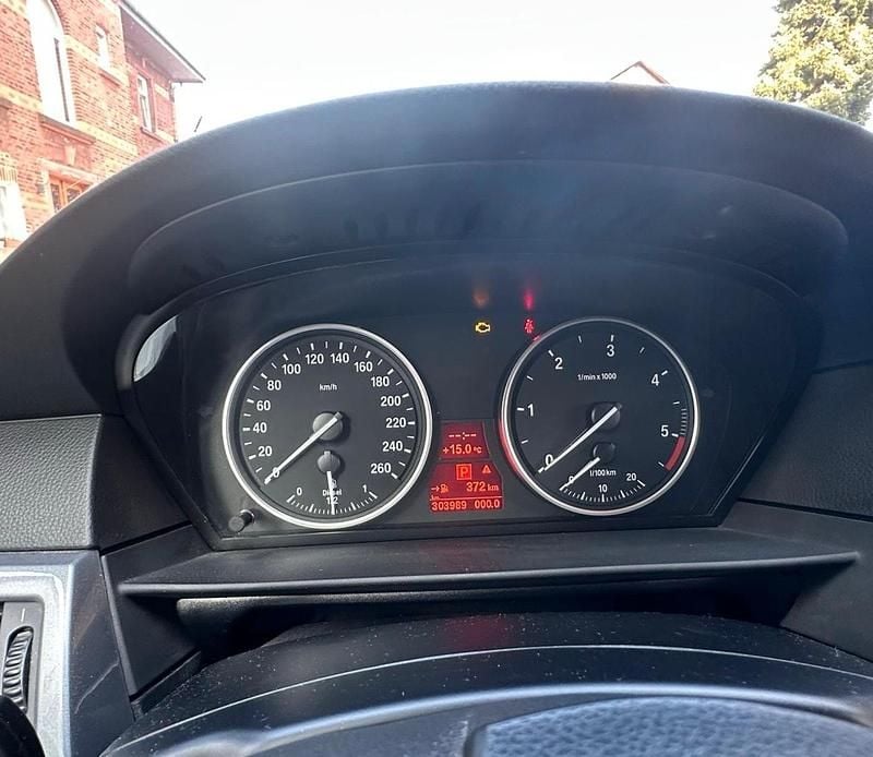 Gebraucht BMW 530 235 PS (172 kW) 2008 Silber Limousine