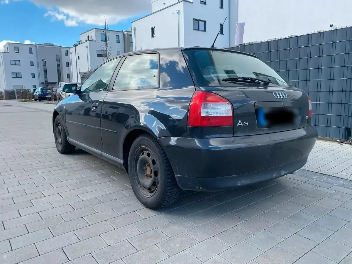 Usata Audi A3 125 CV (91 kW) 2002 Nero Utilitaria