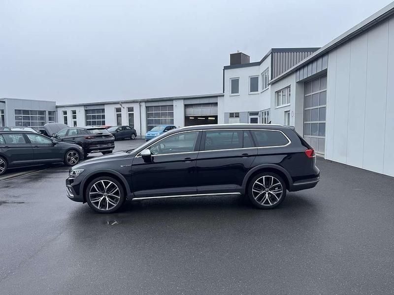 Gebraucht VW Passat Alltrack 200 PS (147 kW) 2022 Deep black Kombi