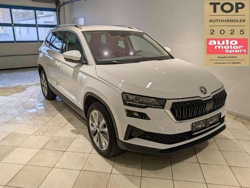 Weiß Gebraucht 2024 Skoda Karoq Selection SUV | 33.799 € (Guter Preis) - Bild 1/4