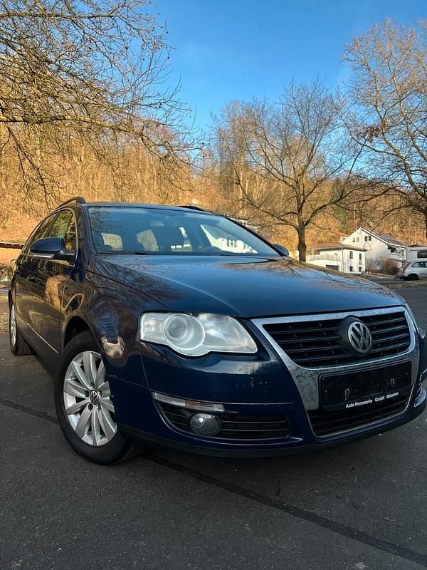 Gebraucht VW Passat 140 PS (102 kW) 2010 Blau Kombi