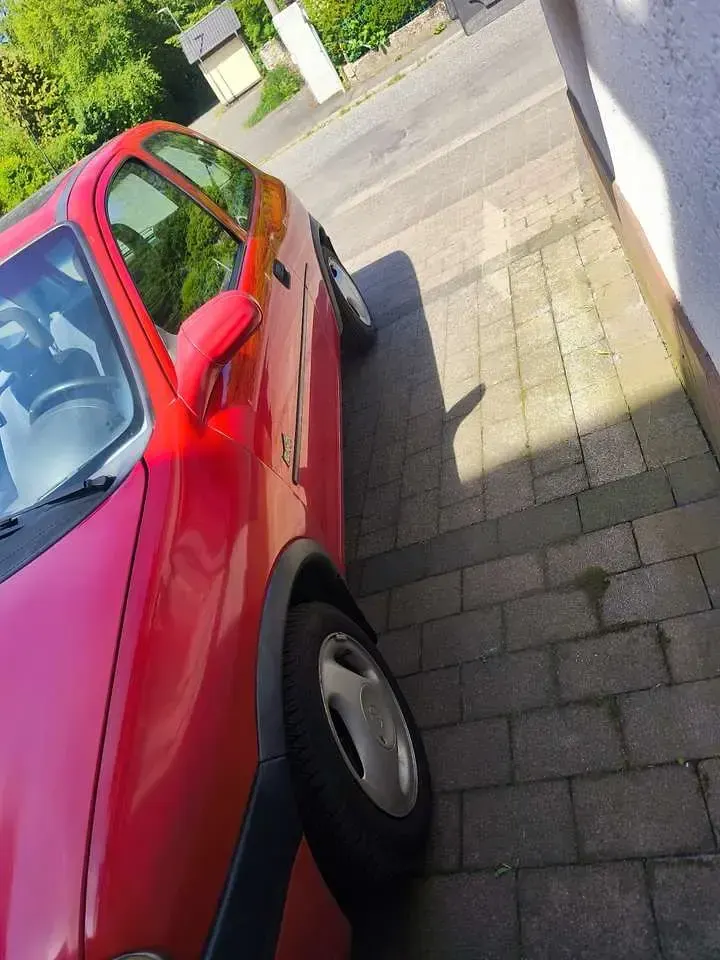 Gebraucht Opel Corsa 60 PS (44 kW) 1996 Rot Kleinwagen