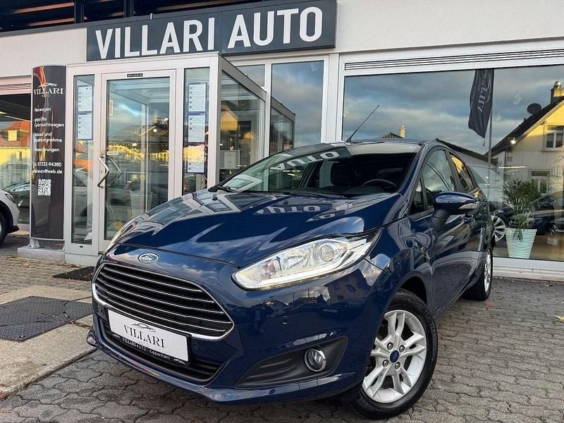 Blau Gebraucht 2016 Ford Fiesta Trend Kleinwagen | 8.750 € (Fairer Preis) - Bild 1/4