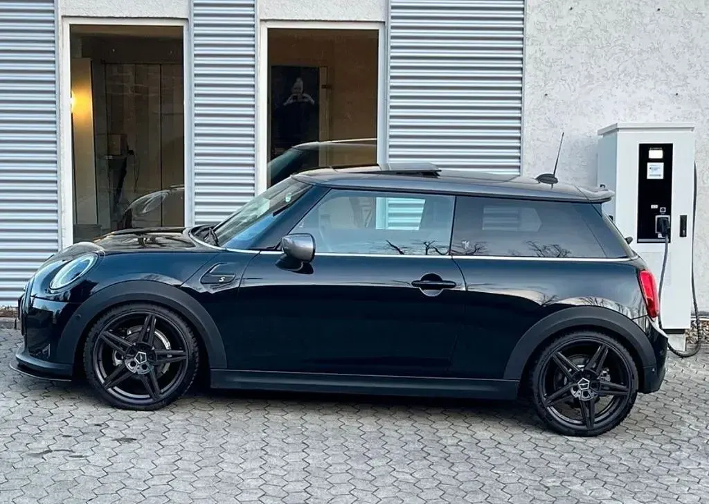 Usata Mini Cooper SE 135 kW (184 CV) 2022 Nero Utilitaria