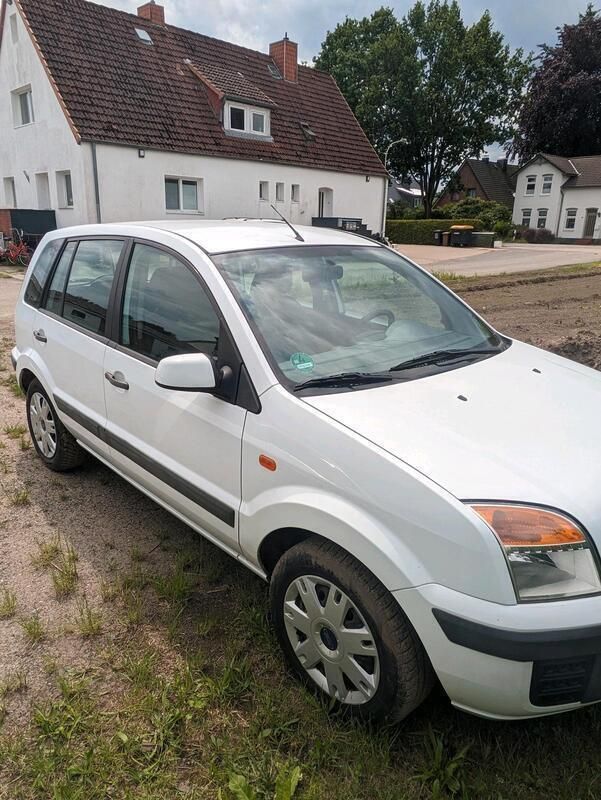 Weiß Gebraucht 2007 Ford Fusion Kleinwagen | 1.850 € (Fairer Preis) - Bild 1/4
