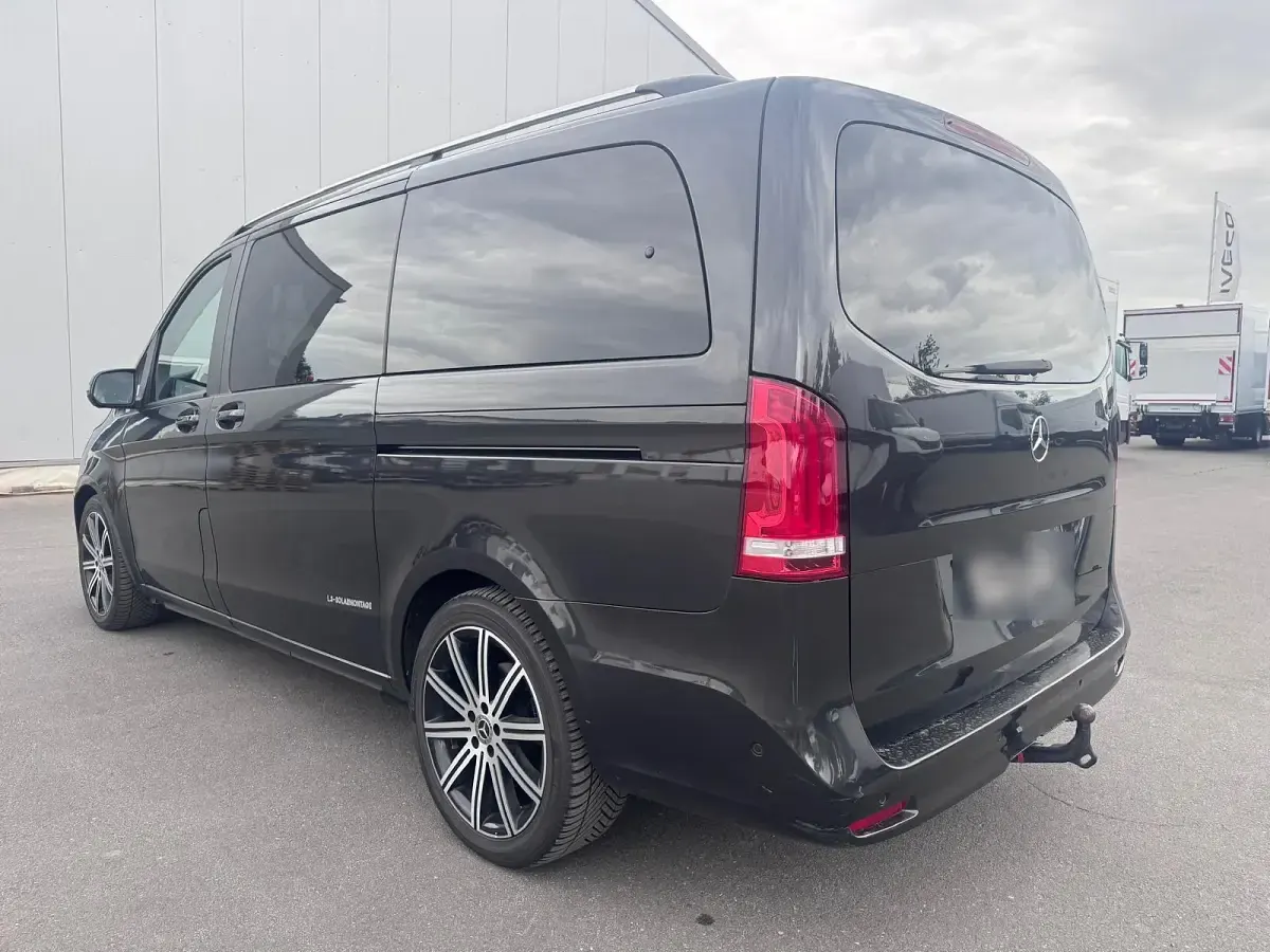 Gebraucht Mercedes V300 Sport 237 PS (174 kW) 2022 Grau Van / Kleinbus