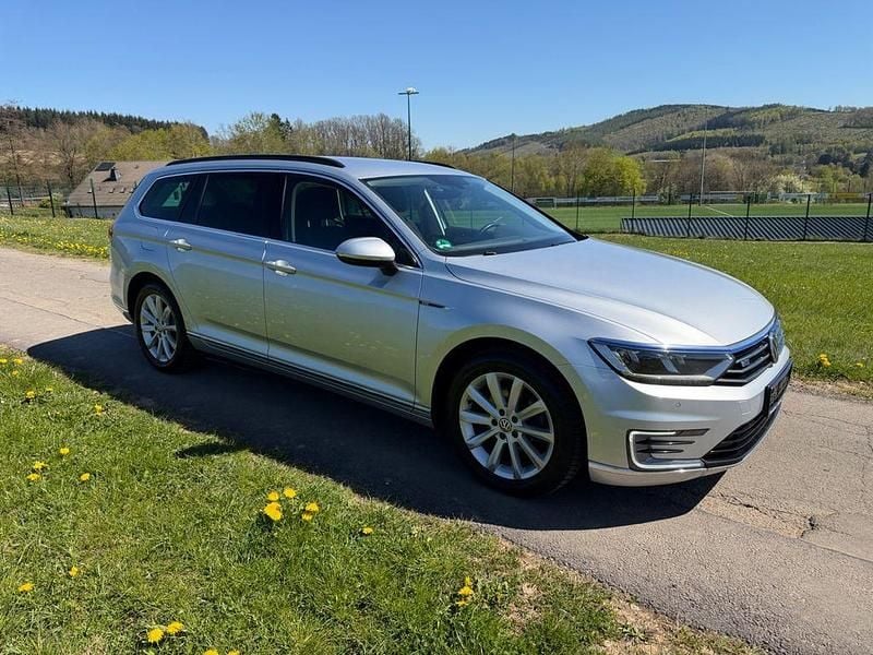 Second-hand VW Passat GTE 218 CP (160 kW) 2017 Argintiu Break