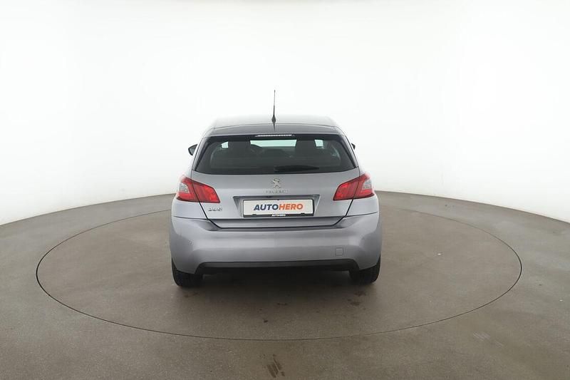 Gebraucht Peugeot 308 Active 131 PS (96 kW) 2019 Grau Limousine