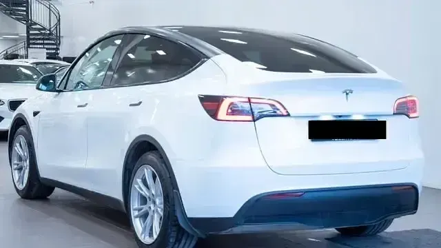 Usata Tesla Model Y RWD 255 kW (347 CV) 2023 Bianco SUV