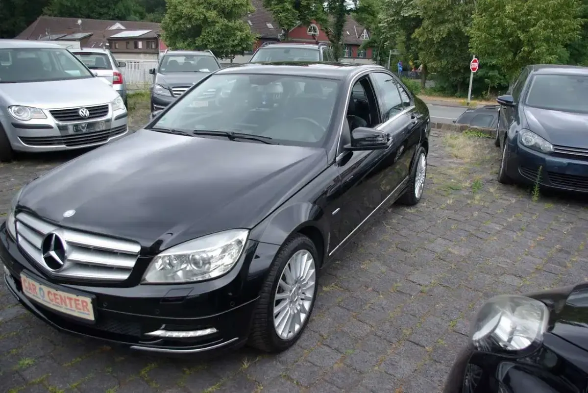 Gebraucht Mercedes C250 204 PS (150 kW) 2011 Obsidianschwarz Limousine