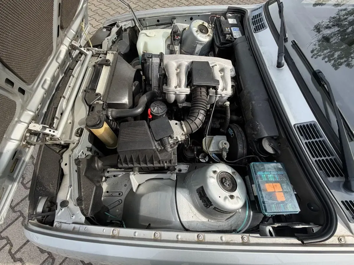 Gebraucht BMW 316 99 PS (72 kW) 1990 Silber Limousine