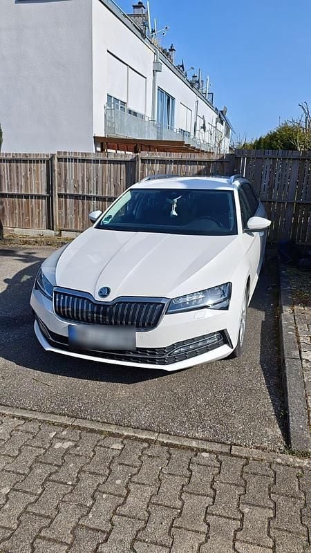 Gebraucht Skoda Superb 218 PS (160 kW) 2020 Weiß Kombi
