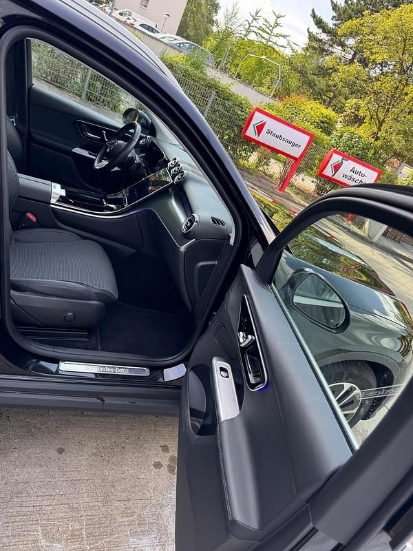 Schwarz Gebraucht 2023 Mercedes GLC220 Avantgarde SUV | 49.990 € (Fairer Preis) - Bild 1/4