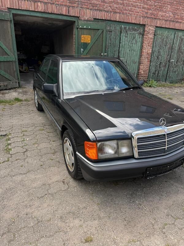 Schwarz Gebraucht 1991 Mercedes 190 Limousine | 3.600 € - Bild 1/4